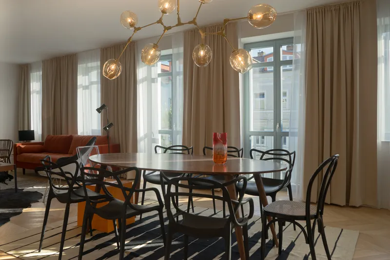 Spacious 4-Room Apartment in Berlin Mitte: 2 Bathrooms, 2 Balconies — photo 1